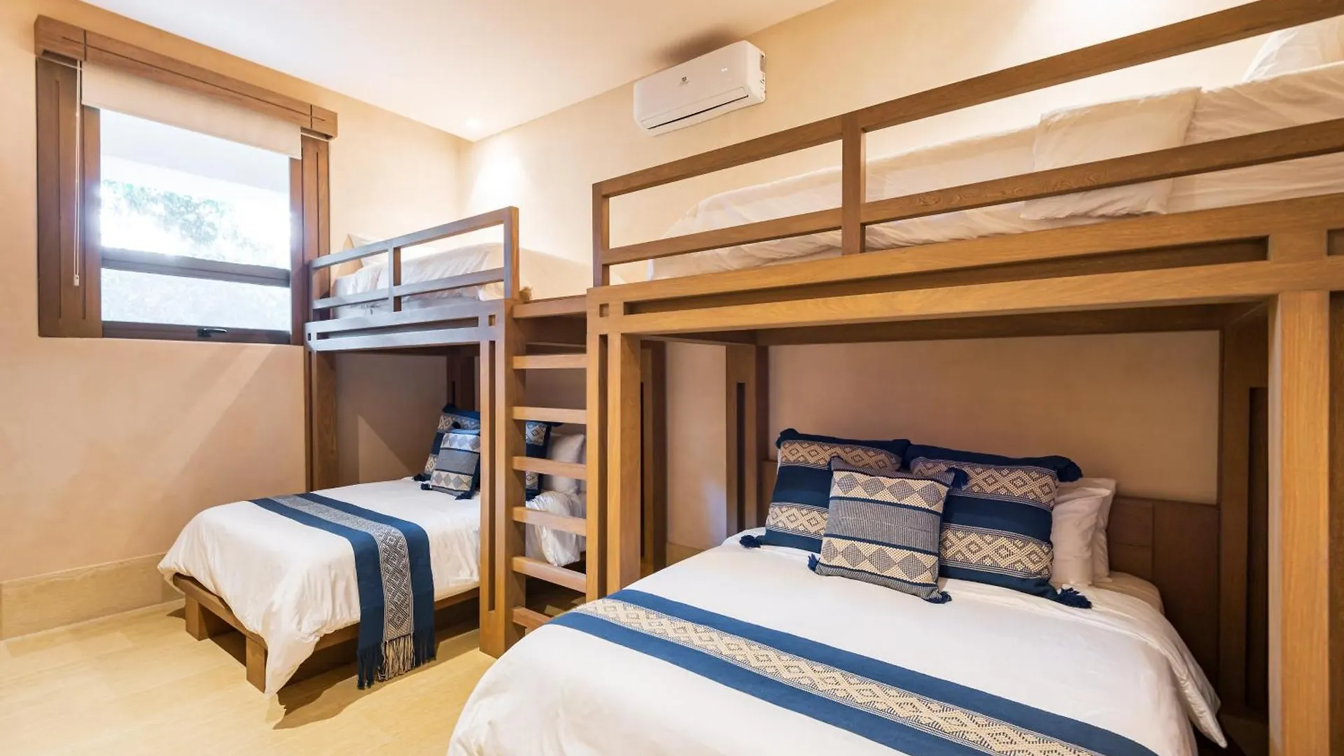 Artila Beach Condos, Isla Mujeres 0*,