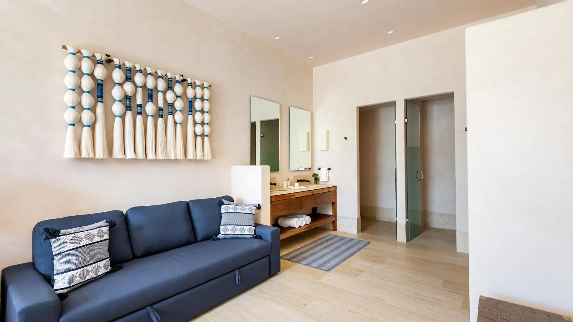 Artila Beach Condos, Isla Mujeres Apartment