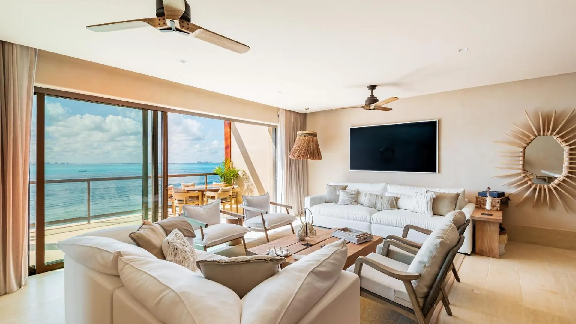 Artila Beach Condos, Isla Mujeres Apartment