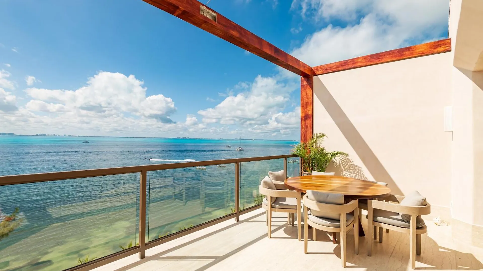 Artila Beach Condos, Isla Mujeres