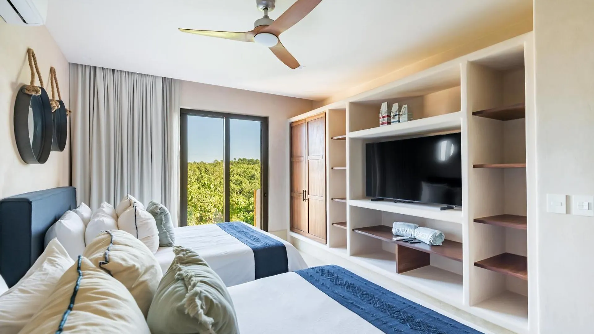 Artila Beach Condos, Isla Mujeres