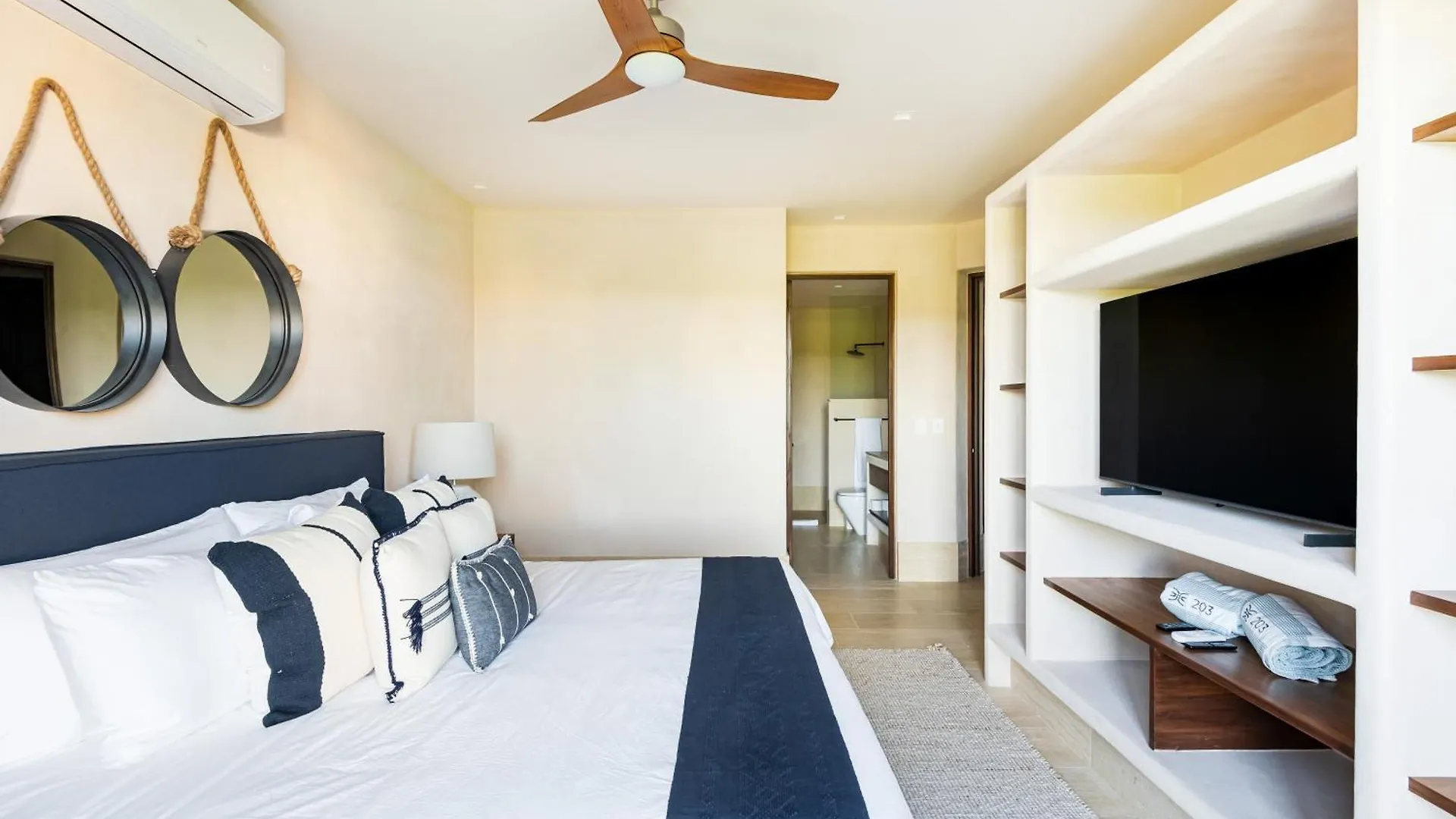 Artila Beach Condos, Isla Mujeres