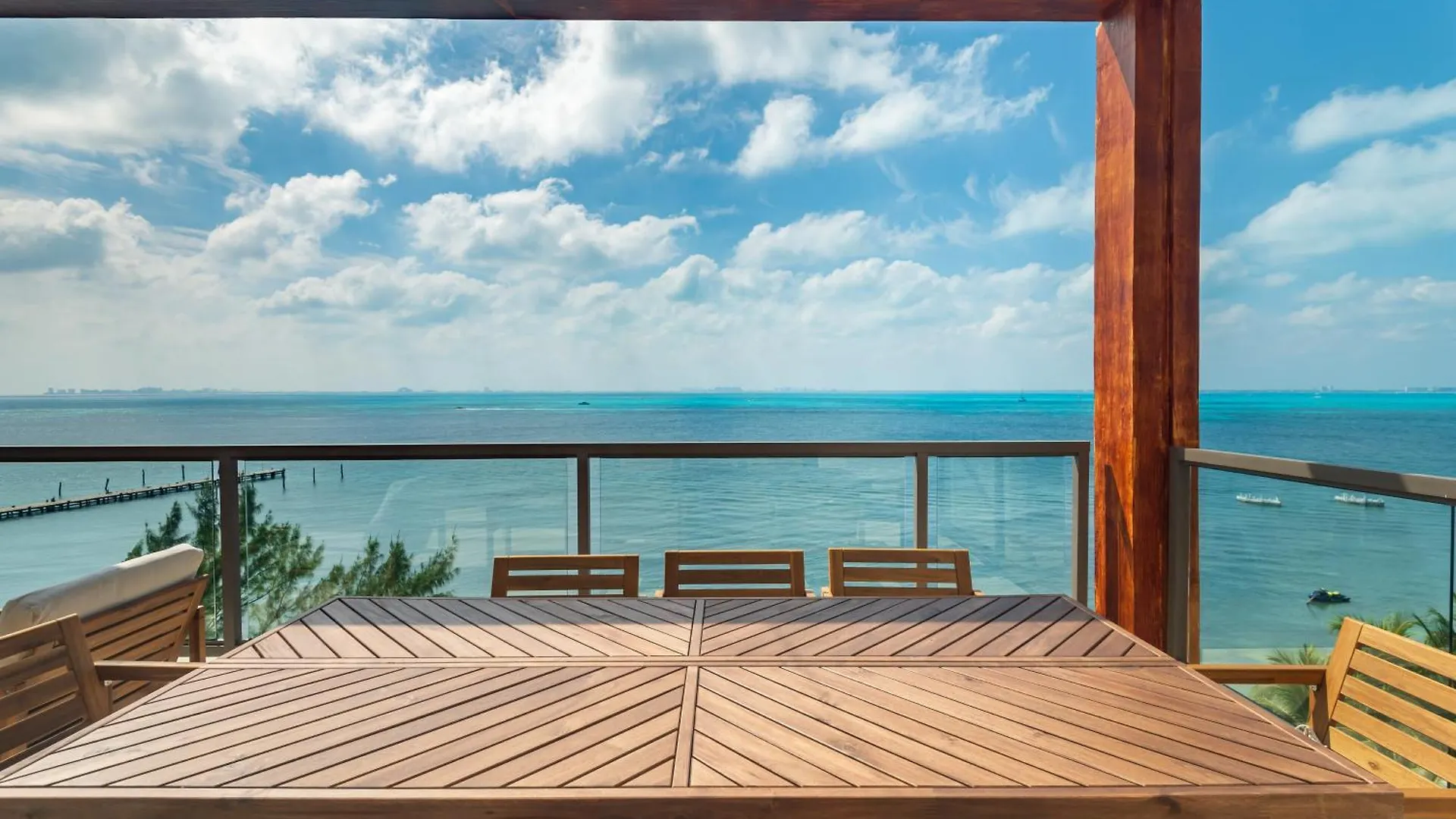 Artila Beach Condos, Isla Mujeres Apartment