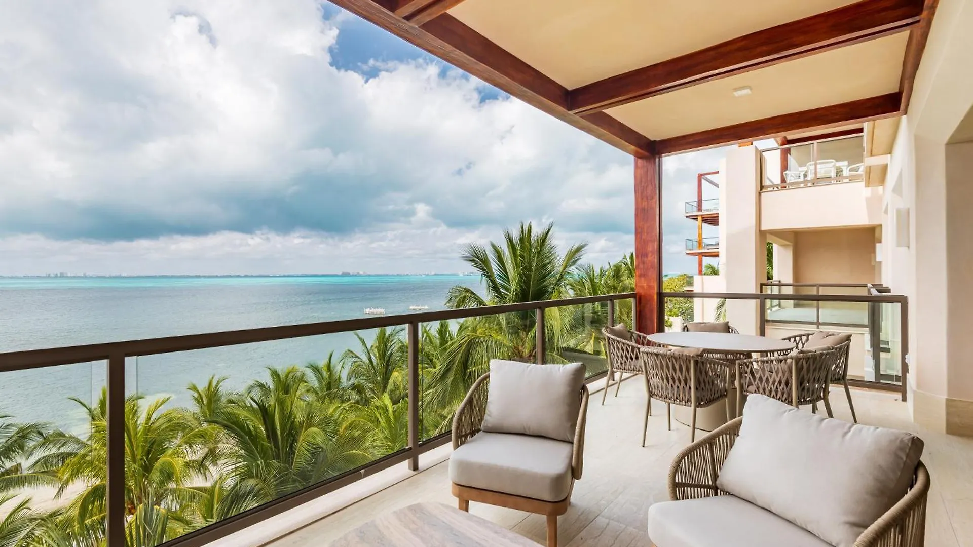 Artila Beach Condos, Isla Mujeres