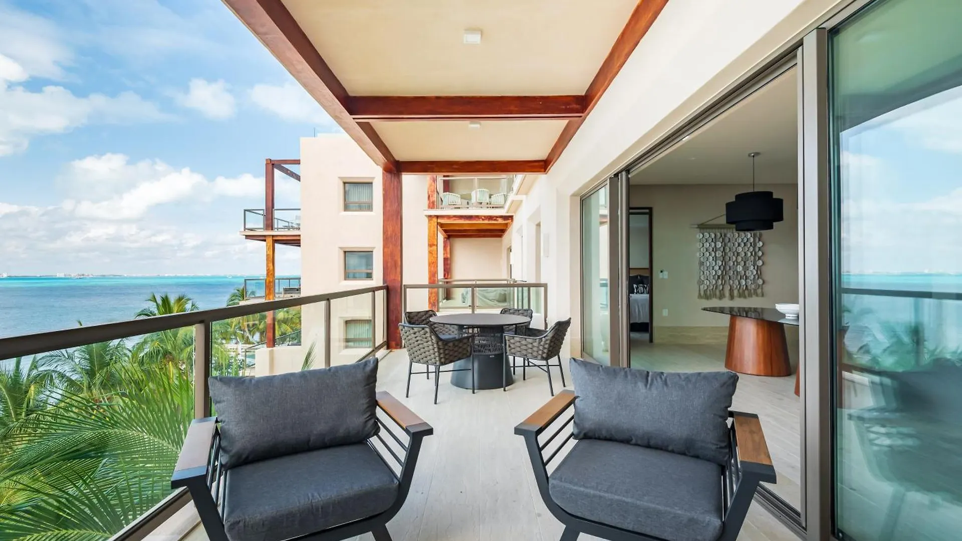 Artila Beach Condos, Isla Mujeres Apartment