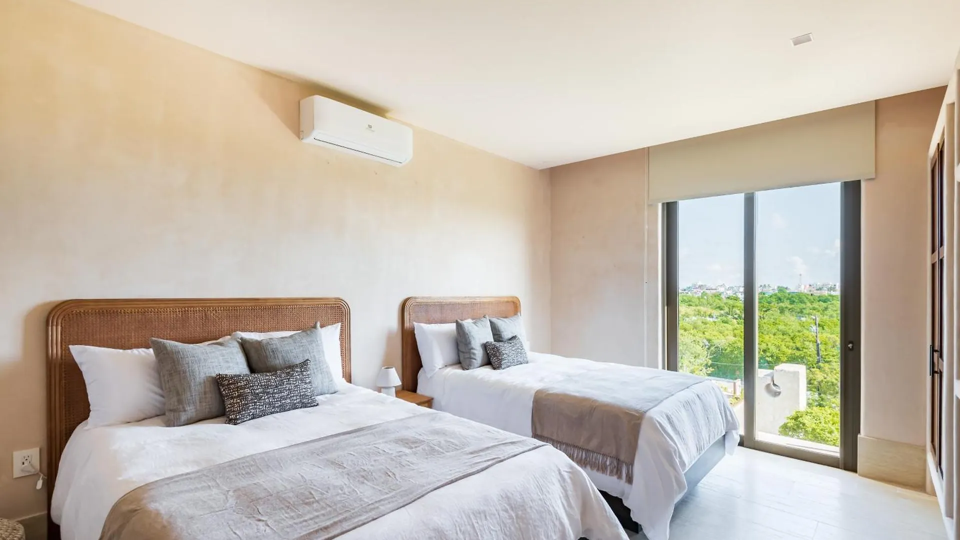 Artila Beach Condos, Isla Mujeres