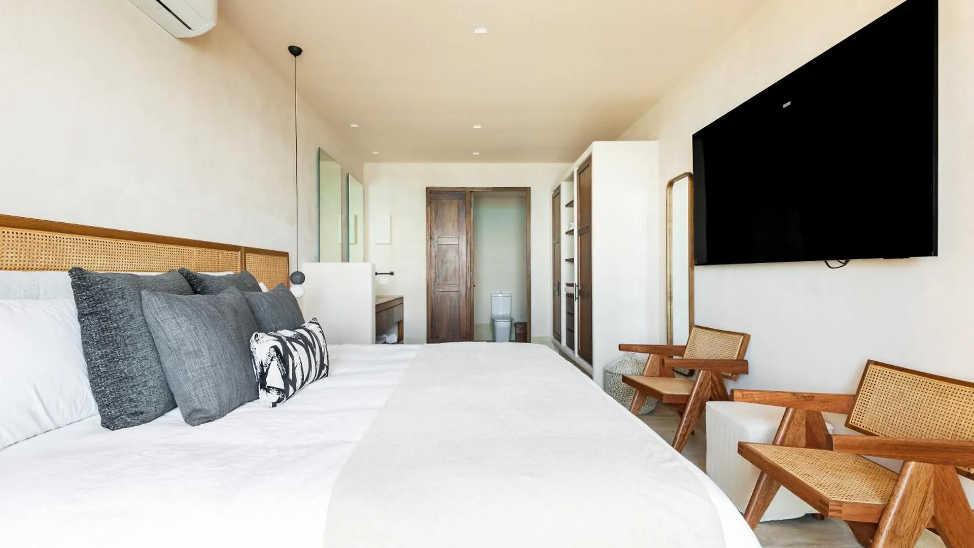 Apartment Artila Beach Condos, Isla Mujeres Mexico