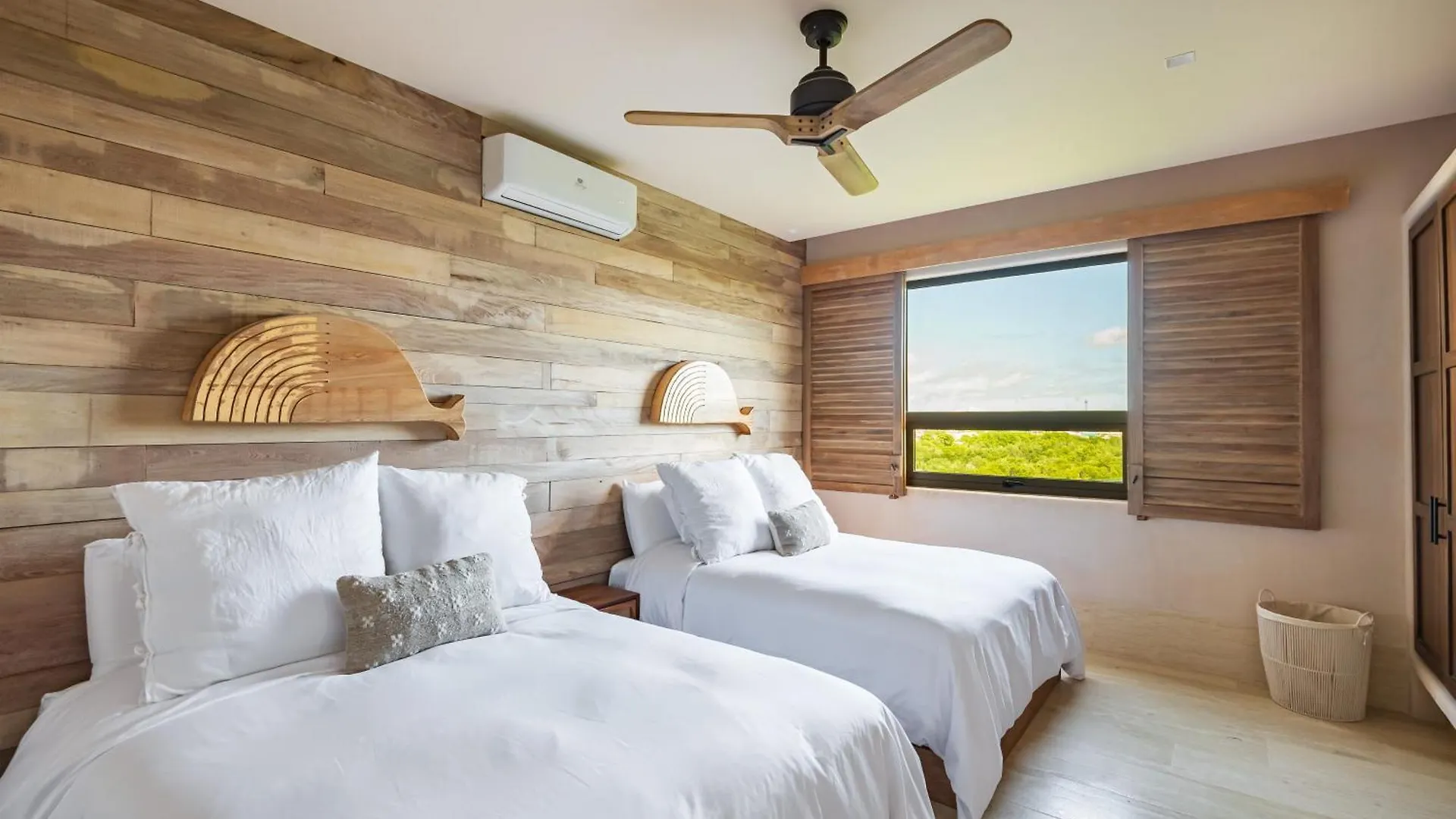 Artila Beach Condos, Isla Mujeres